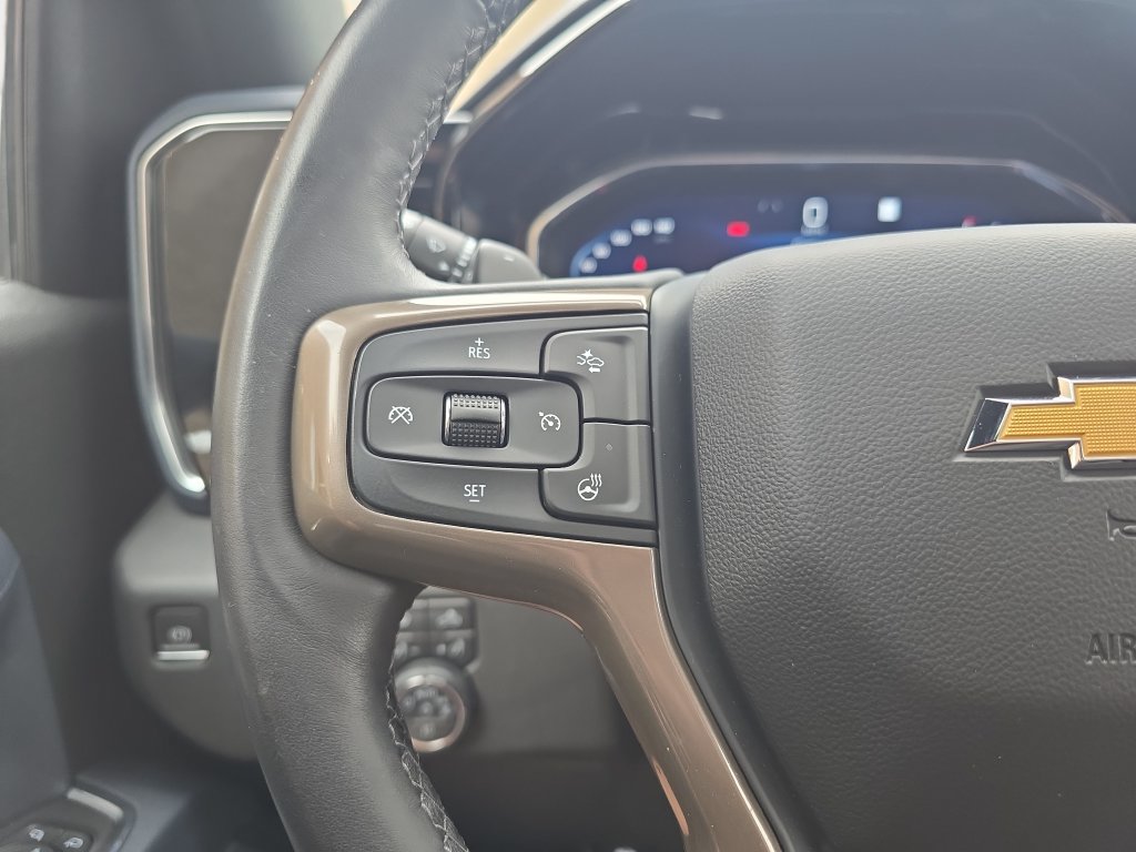 Used 2023 Chevrolet Silverado 1500 High Country w/ High Country Premium Package AWD/4WD image 19