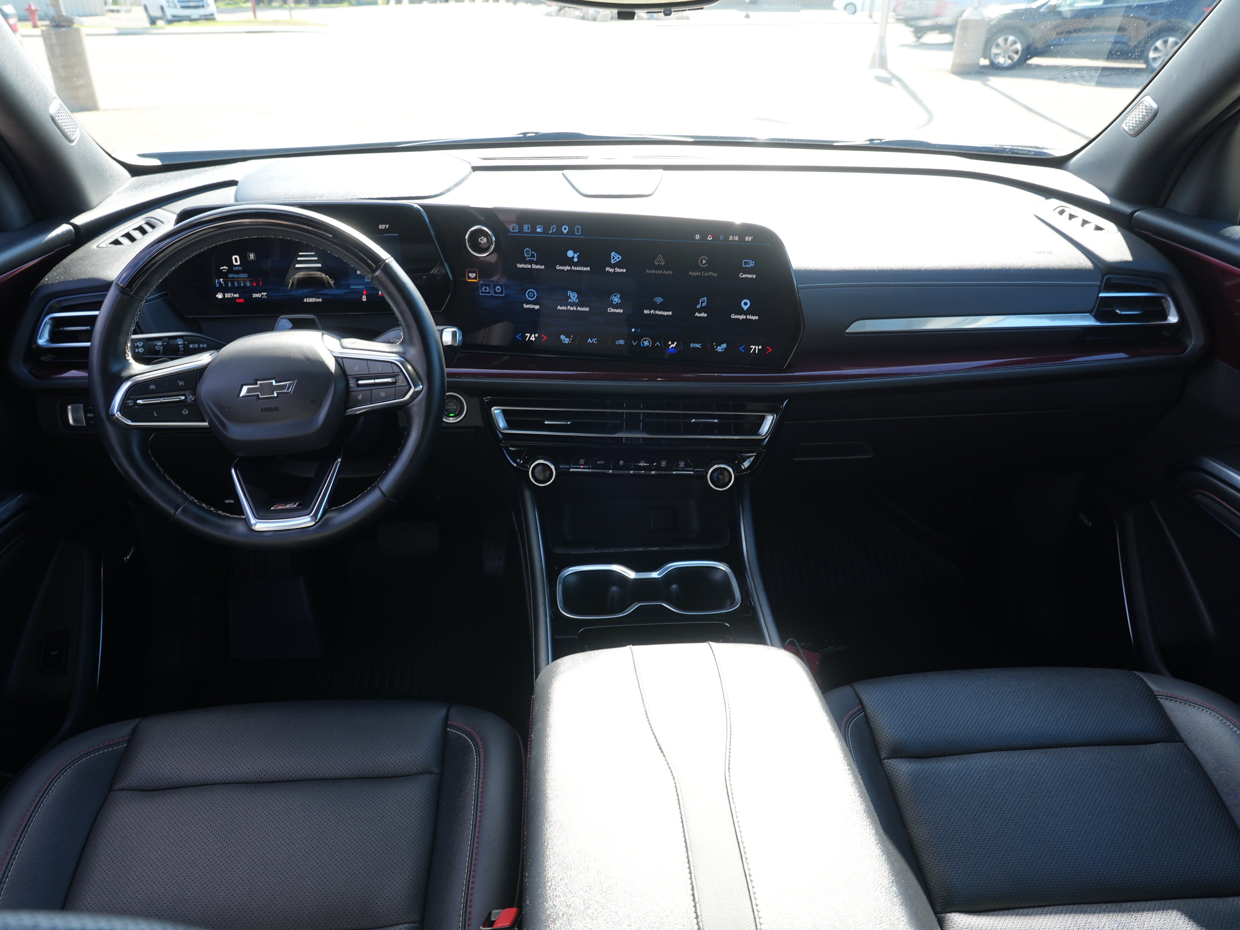 Used 2024 Chevrolet Traverse Z71 w/ Enhanced Driving Package AWD/4WD image 28