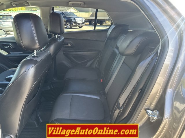 Used 2020 Chevrolet Trax LT w/ Driver Confidence Package AWD/4WD image 26