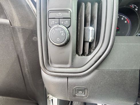 Used 2022 Chevrolet Silverado 1500 Custom RWD image 31