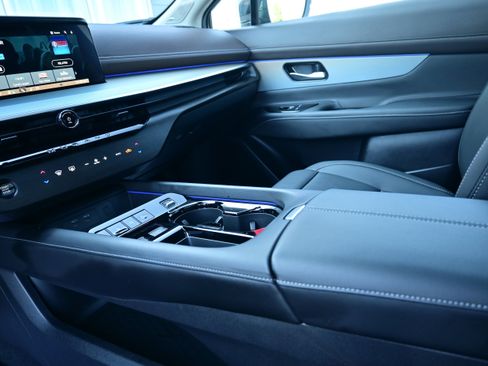 Certified 2025 Nissan Murano Platinum w/ Cargo Package image 26