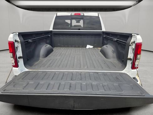 Used 2022 RAM 1500 Big Horn w/ Night Edition AWD/4WD image 9