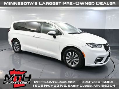 Used 2023 Chrysler Pacifica Touring-L
