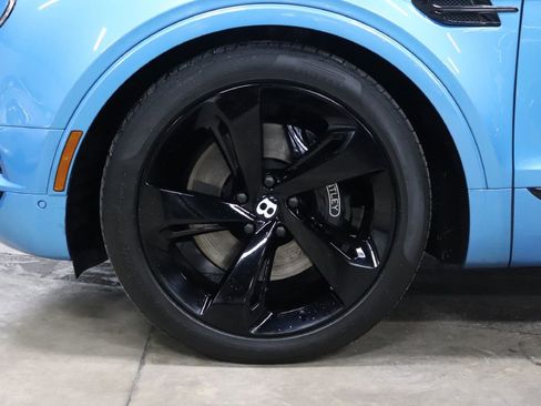 Used 2019 Bentley Bentayga image 29
