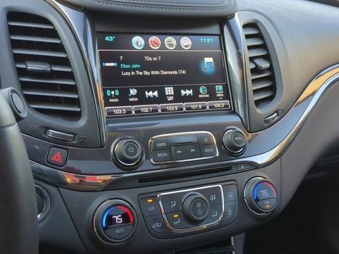 Used 2017 Chevrolet Impala Premier w/ Enhanced Convenience Package image 12