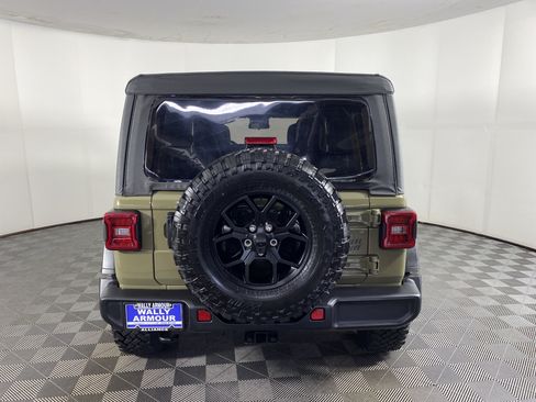Used 2025 Jeep Wrangler Unlimited Sport AWD/4WD image 8