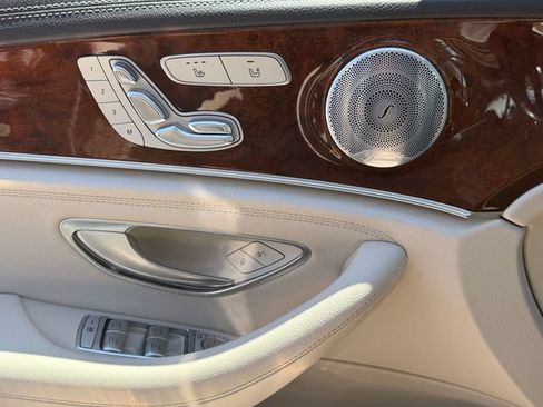 Used 2018 Mercedes-Benz E 300 4MATIC image 28