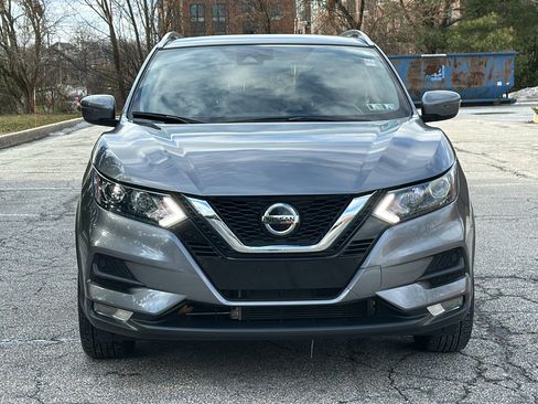 Certified 2022 Nissan Rogue Sport SV image 3
