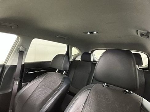 Used 2025 Kia Seltos S AWD/4WD image 13