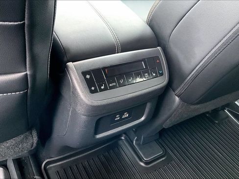 Used 2024 Nissan Pathfinder SL w/ SL Premium Package FWD image 33