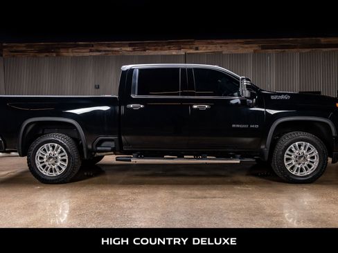 Used 2021 Chevrolet Silverado 2500 High Country image 10