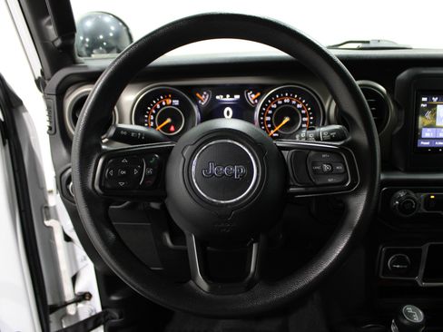 Used 2018 Jeep Wrangler Unlimited Sport image 7