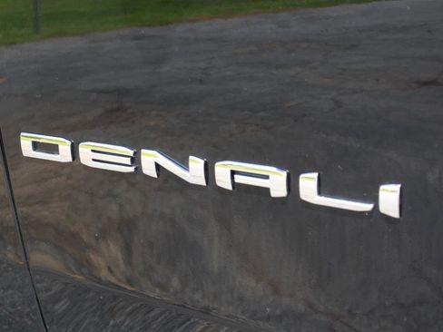 Used 2023 GMC Yukon Denali AWD/4WD image 7