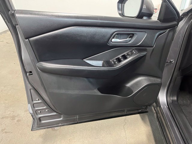 Used 2025 Nissan Rogue SV AWD/4WD image 25
