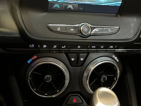 Used 2017 Chevrolet Camaro LT RWD image 19