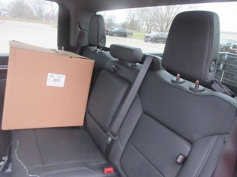 New 2026 GMC Sierra 3500 SLT w/ SLT Convenience Package image 15