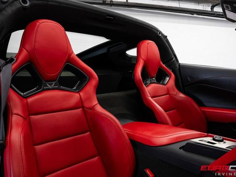 Used 2015 Chevrolet Corvette Z06 w/ 3LZ Preferred Equipment Group RWD image 37