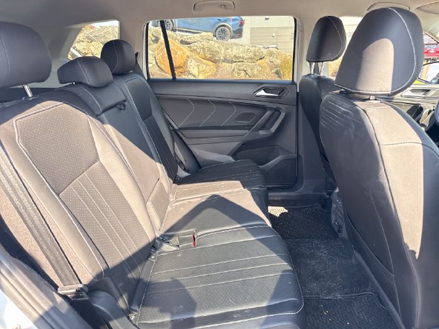 Used 2024 Volkswagen Tiguan SE AWD/4WD image 14