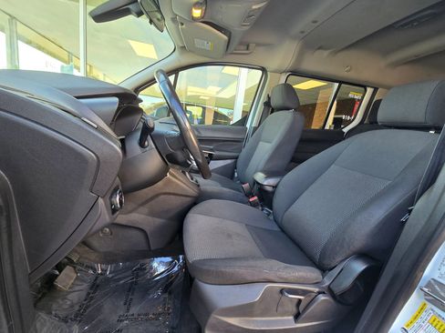 Used 2018 Ford Transit Connect XL image 11