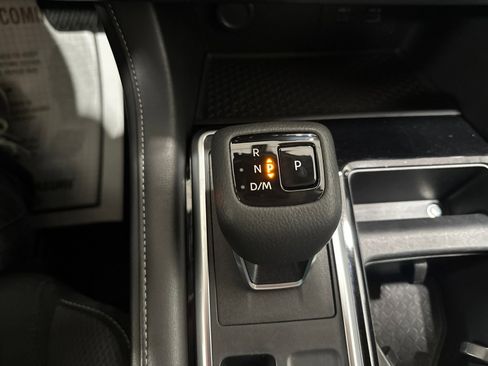 Used 2025 Nissan Pathfinder SV AWD/4WD image 56