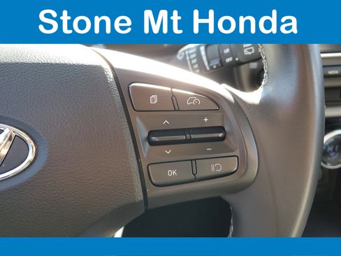 Used 2024 Hyundai Venue SEL image 24