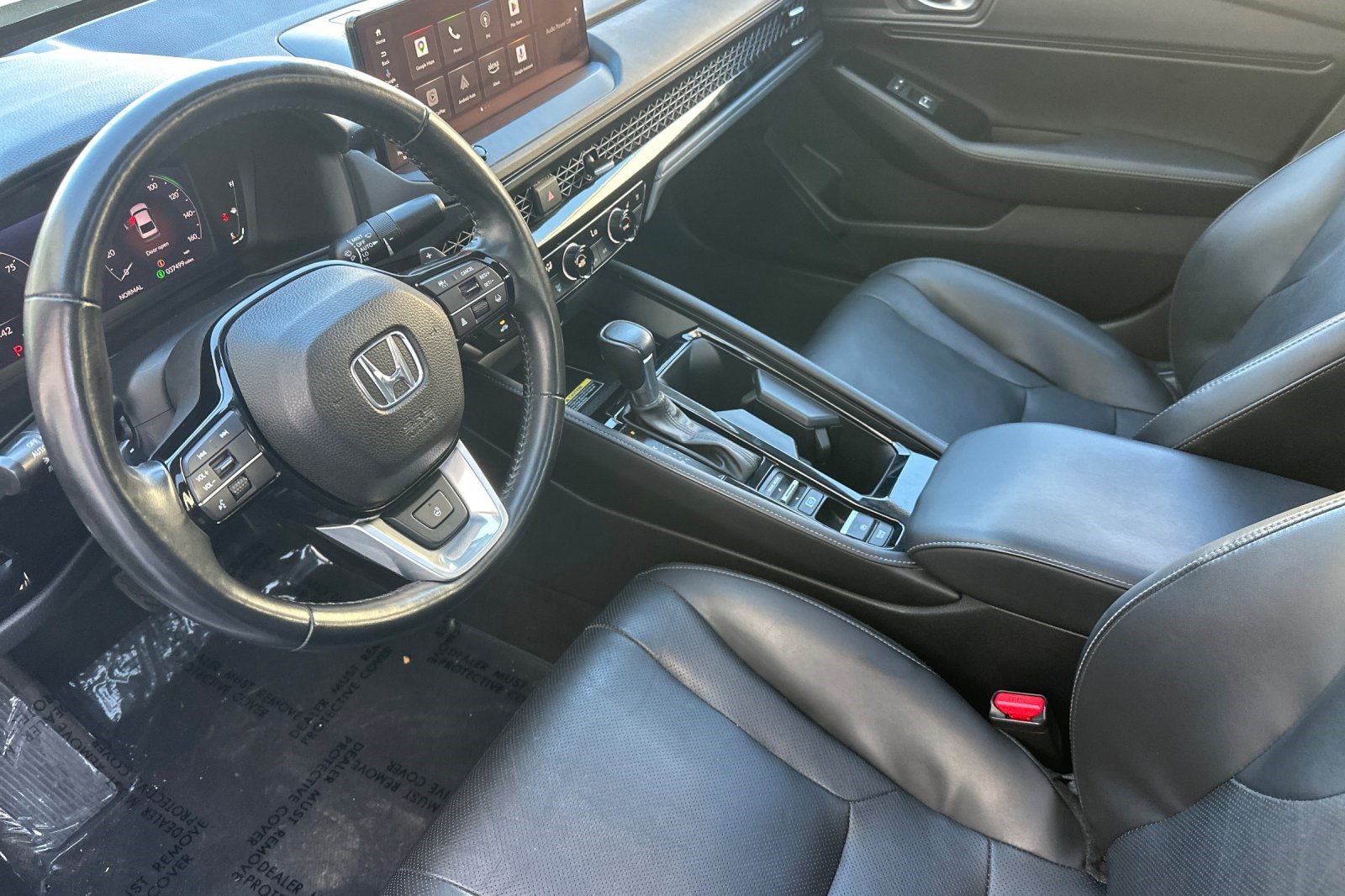 Used 2025 Honda Accord Touring image 4