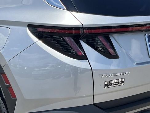 Certified 2022 Hyundai Tucson Limited FWD image 10