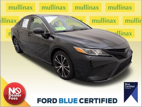 Used 2018 Toyota Camry SE image 1