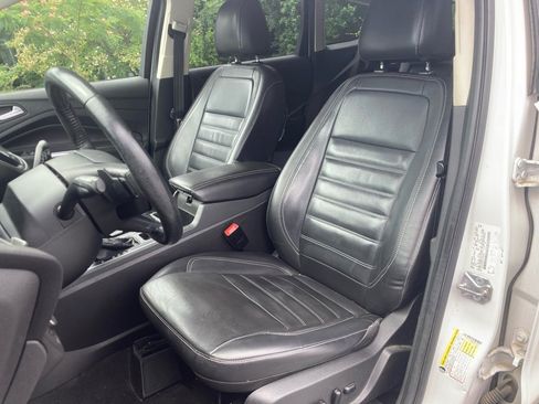 Used 2017 Ford Escape Titanium FWD image 6