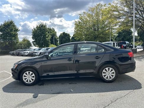 Used 2014 Volkswagen Jetta S image 2