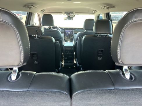 Used 2023 Jeep Grand Cherokee L Limited image 9