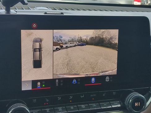 Used 2024 GMC Canyon AT4 w/ AT4 Premium Package image 19