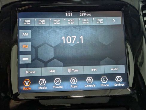 Used 2020 Jeep Cherokee Limited image 23