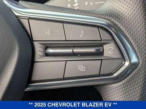 New 2025 Chevrolet Blazer EV LT AWD/4WD image 18