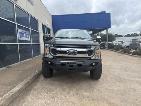 Used 2022 Ford F250 XLT w/ XLT Premium Package image 3