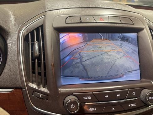 Used 2014 Buick Regal image 28