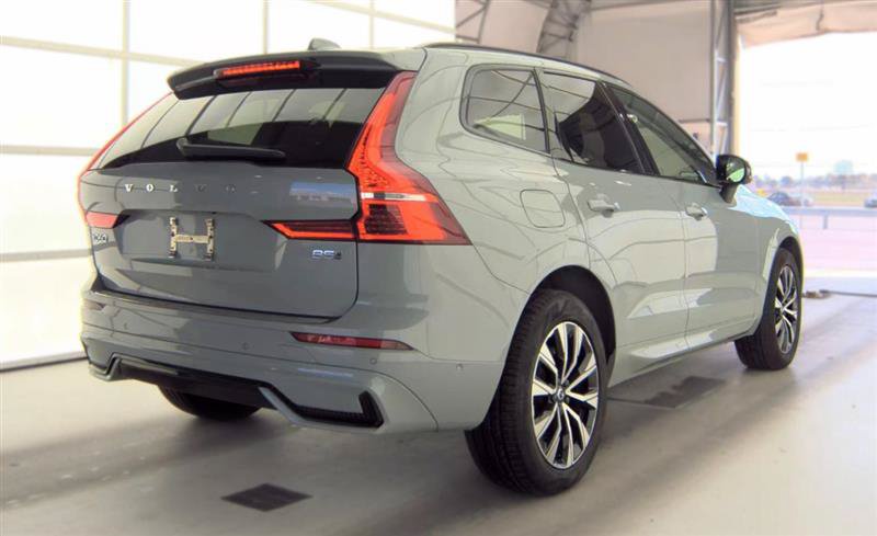 Used 2024 Volvo XC60 B5 Plus w/ Protection Package Premier AWD/4WD image 10