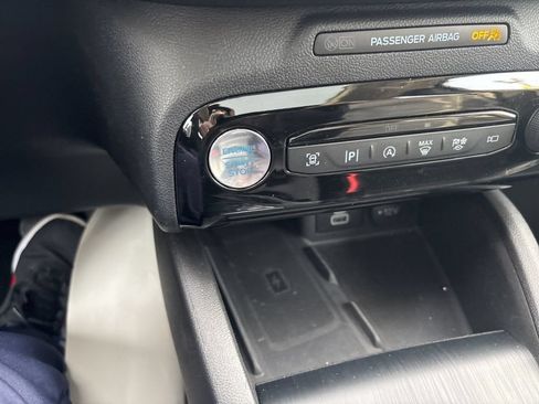 Used 2024 Ford Escape Platinum AWD/4WD image 25