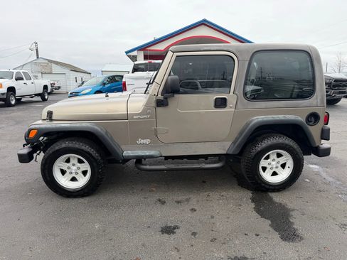 Used 2004 Jeep Wrangler 4WD w/ Dual Top Group image 2