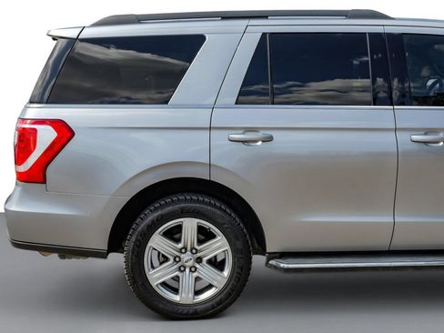Used 2020 Ford Expedition XLT w/ Equipment Group 202A AWD/4WD image 6
