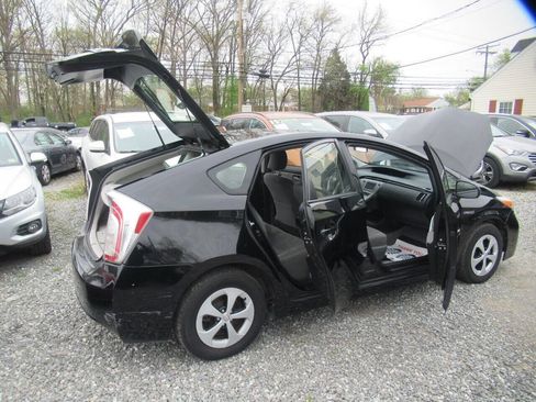 Used 2014 Toyota Prius Two image 10