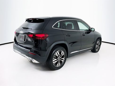 Used 2025 Mercedes-Benz GLA 250 image 8