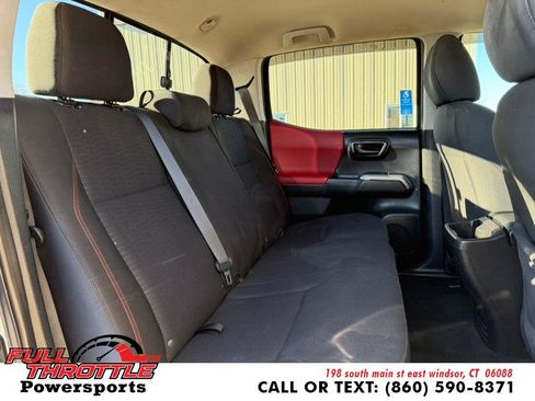 Used 2016 Toyota Tacoma SR5 w/ SR5 Appearance Package (SN) AWD/4WD image 19