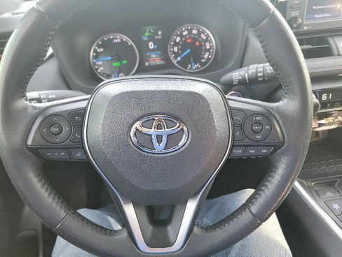 Used 2022 Toyota RAV4 SE w/ SE Grade Weather Package image 11
