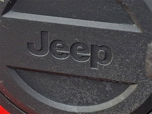 Used 2018 Jeep Wrangler Unlimited Sahara image 29