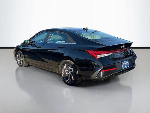 New 2025 Hyundai Elantra Limited w/ Cargo Package image 7