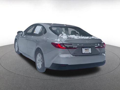 Used 2025 Toyota Camry LE image 10