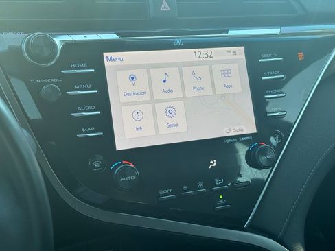 Used 2018 Toyota Camry XSE image 34