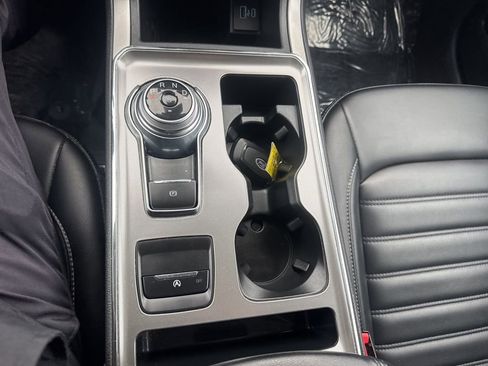 Used 2022 Ford Edge SEL w/ Convenience Package image 17