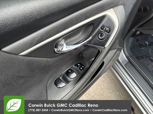 Used 2015 Nissan Altima 2.5 SV w/ Convenience Package image 12